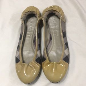 Good flats Burberry